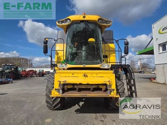 Cosechadora de Cereal - New Holland - cs 640