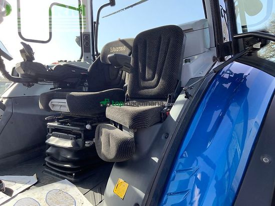 Tractor agrícola - Valtra - t175 versu tractor (st26261)