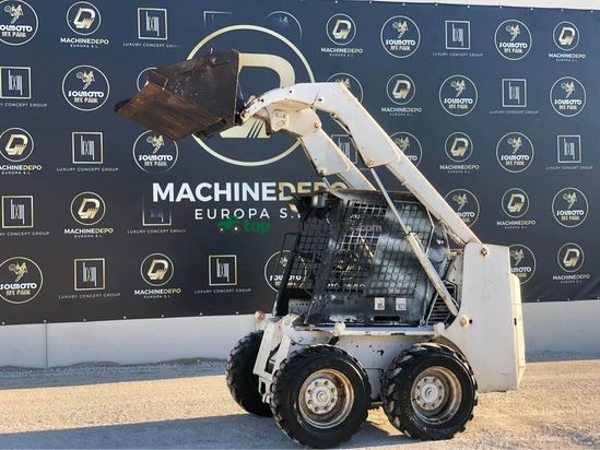 Minicargadora Bobcat 753