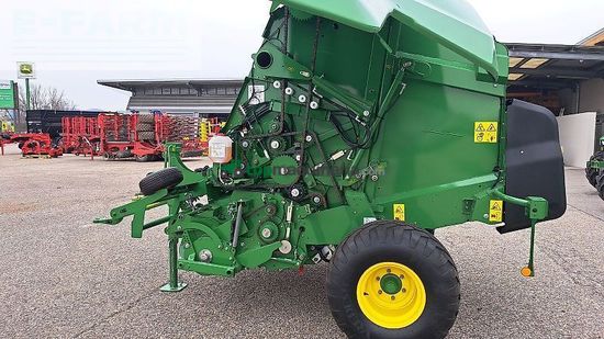 Empacadora gigant - John Deere - V451M