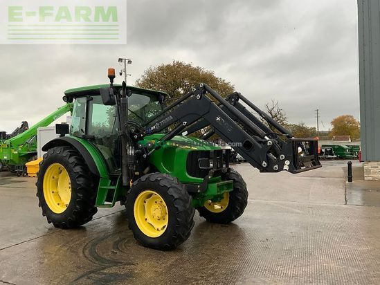 Tractor agrícola - John Deere - 5820 tractor (st24843)