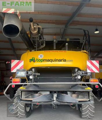 Cosechadora de Cereal - New Holland - cr8080