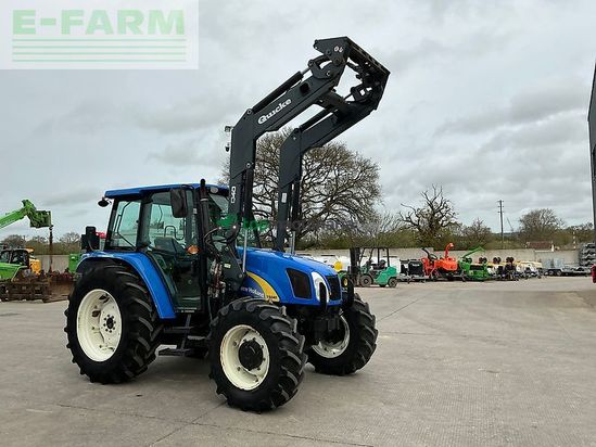 Tractor agrícola - New Holland - t5040 tractor (st25992)