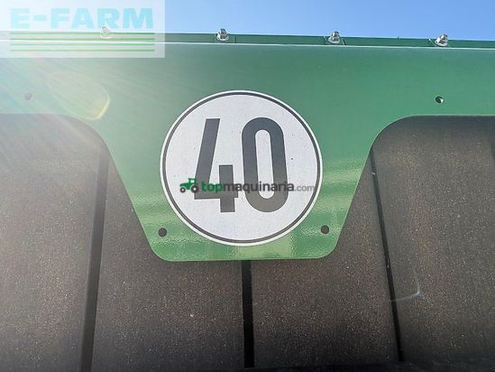 Empacadora gigant - John Deere - v 451 m