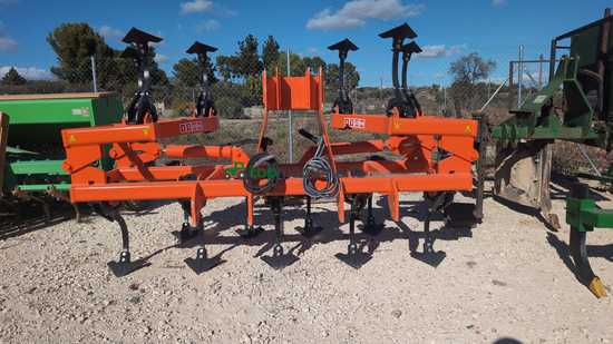 Cultivador Noli modelo CG85 de 9 a 15 brazos 