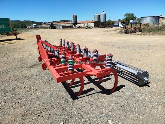 Cultivador - Chisel 15 brazos 