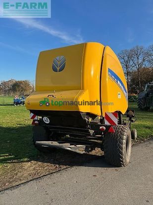 Empacadora gigant - New Holland - roll belt 180 cropcutter