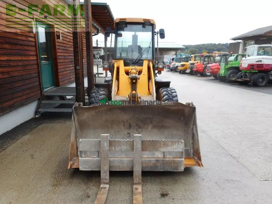 Minicargadora - JCB - 407 ( 5.400kg ) mit schaufel + gabel