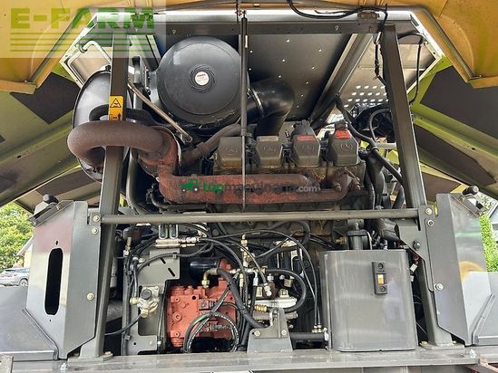 Cosechadora de Cereal - Claas - jaguar 890 mit kemper 360 und pu