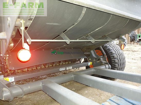 Empacadora gigant - Claas - V365