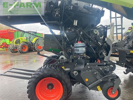 Empacadora gigant - Claas - variant 585 rc pro