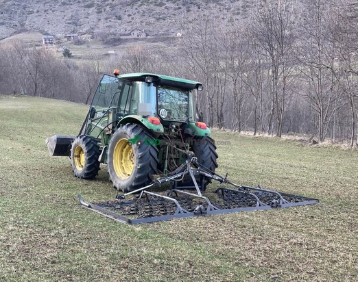 Aireador de praderas manual e hidráulico para tractor