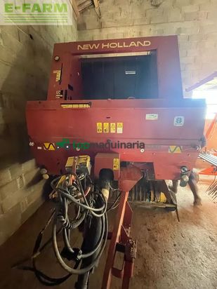 Empacadora gigant - New Holland - 650