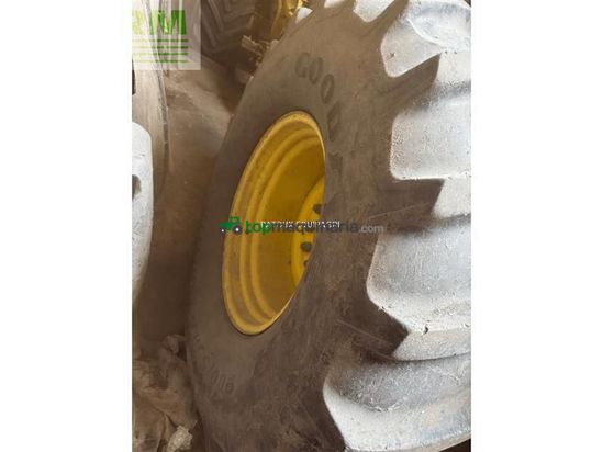 Cosechadora de Cereal - John Deere - 7400 4rm