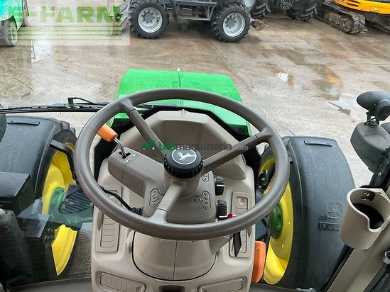 Tractor agrícola - John Deere - 6090m tractor (st26116)