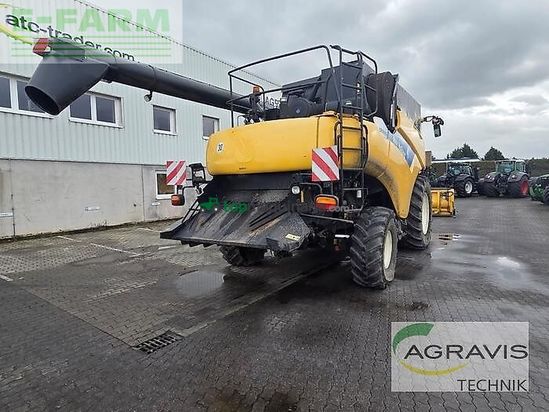 Cosechadora de Cereal - New Holland - cr 9080