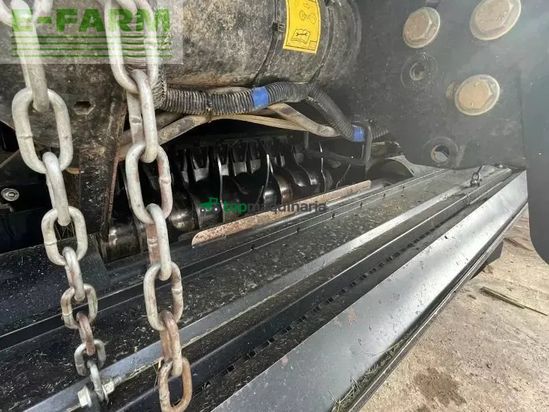 Empacadora gigant - New Holland - roll belt 180