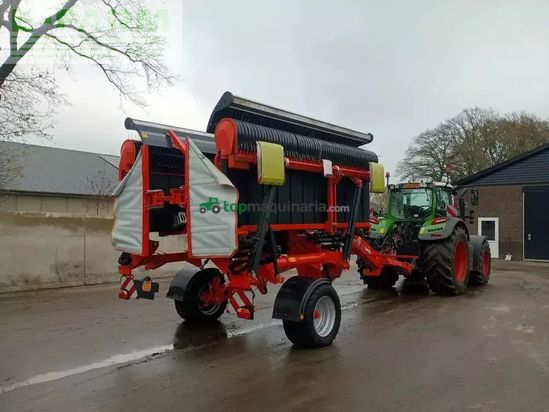 Rastrillo - Kuhn - merge maxx 950 bandenhark