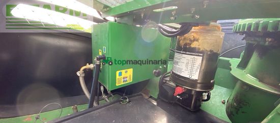 Cosechadora de Cereal - John Deere - 8600