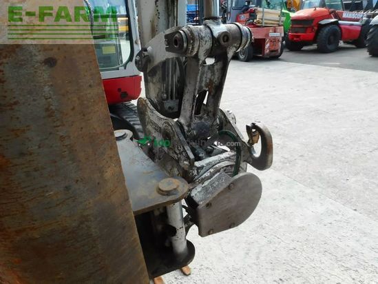 Excavadora - Takeuchi - tb 228 ( 2.810kg ) powertilt
