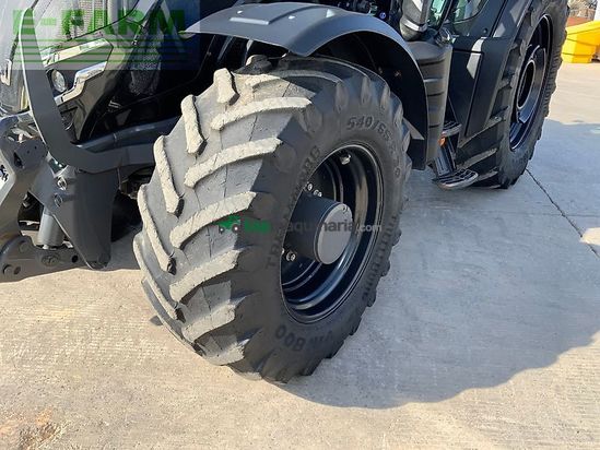 Tractor agrícola - Valtra - t235 versu tractor (st25946)