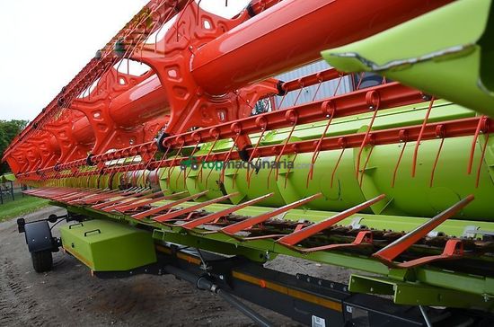 Cosechadora de Cereal - Claas - trion 740 terra trac