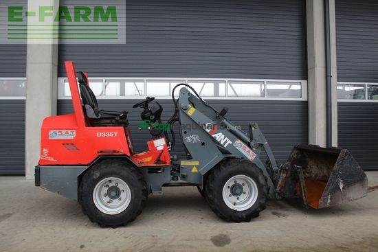 Minicargadora - Giant - hoflader d 335 t