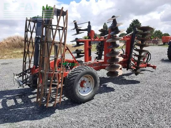 Cultivador - Gregoire Besson - acero mk