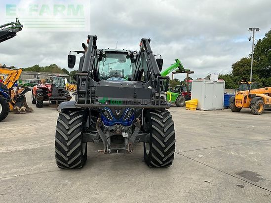 Tractor agrícola - Valtra - t174 active tractor (st26435)