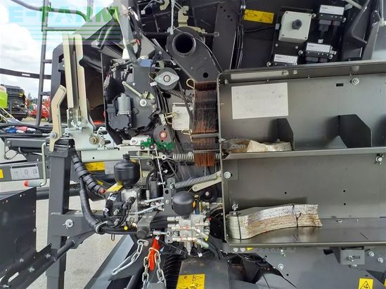 Empacadora gigant - Claas - variant 585 rc