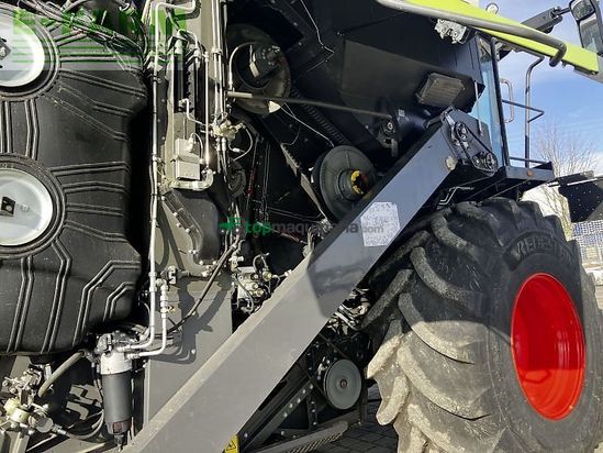 Cosechadora de Cereal - Claas - trion 750 + v770