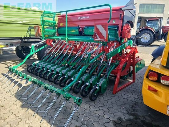Sembradora - Agro-Masz - ana 30 + sn 301 - 24 reihen