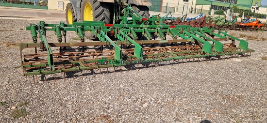 Cultivador - 25 brazos con rastra 