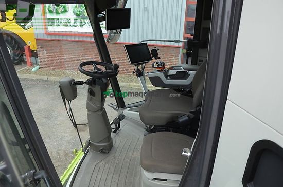 Cosechadora de Cereal - Claas - trion 740 terra trac