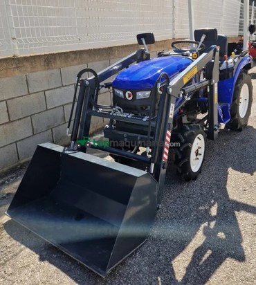 Tractor agrícola NUEVO. Motor Mitsubishi DIESEL 30 CV 4 CILINDROS 4WD