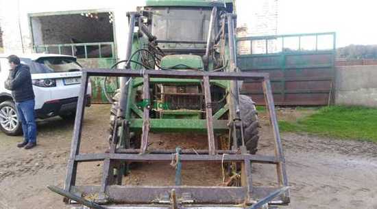 Tractor agrícola - John Deere - 6110 con pala 