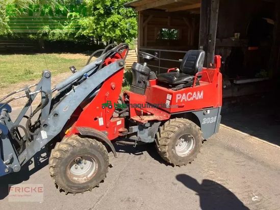 Minicargadora -  - 2025