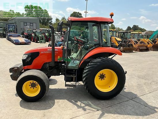 Tractor agrícola - Kubota - m7060 hydraulic shuttle tractor (st25809)