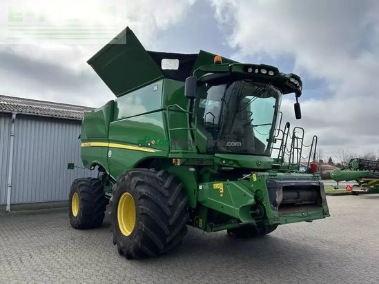 Cosechadora de Cereal - John Deere - s690
