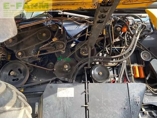 Cosechadora de Cereal - New Holland - cx 8090