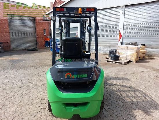 Elevadora -  - pfd25.33-ii 2,5t dieselstapler mit seitenschieber