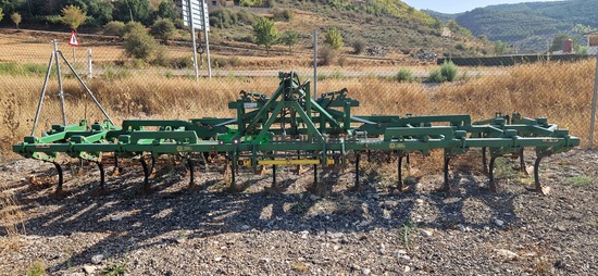 Cultivador - 25 brazos con rastra 