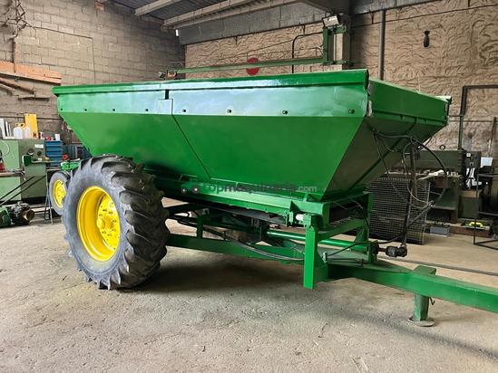 Abonadora arrastrada Rimasa 7000 kgs