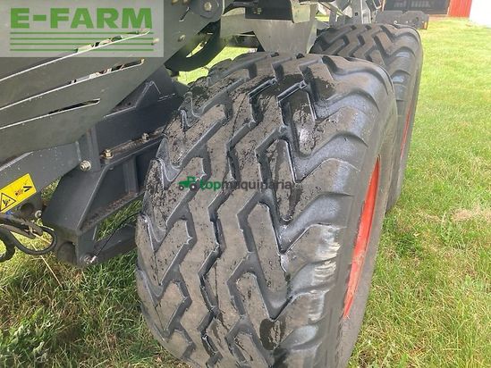 Empacadora gigant - Claas - quadrant 5200 fc tandem