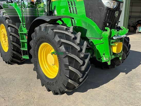 Tractor agrícola - John Deere - 6215r premium edition tractor (st26204)