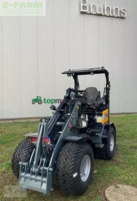 Minicargadora - Giant - g2500 hd