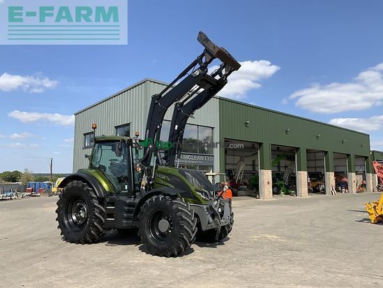 Tractor agrícola - Valtra - t175 versu telehandler (st24299) Versu