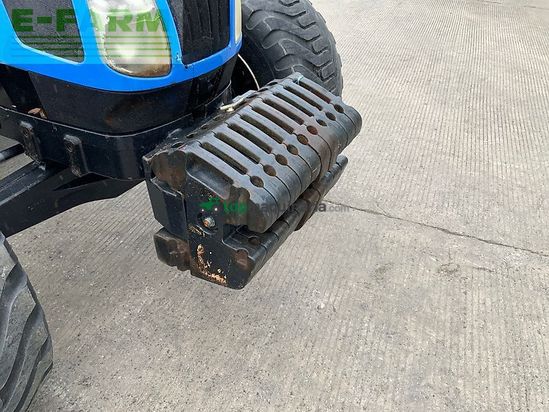 Tractor agrícola - New Holland - t5050 tractor (st25988)