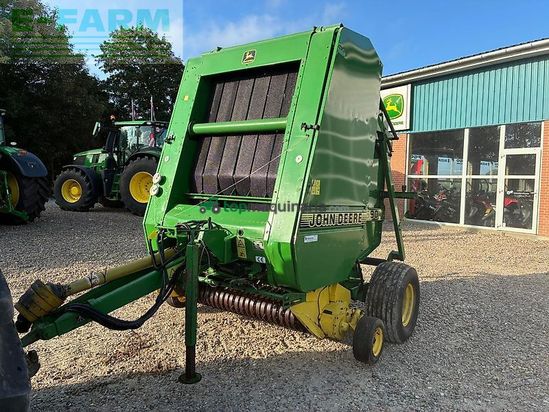 Empacadora gigant - John Deere - 590