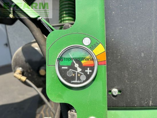 Empacadora gigant - John Deere - v461m